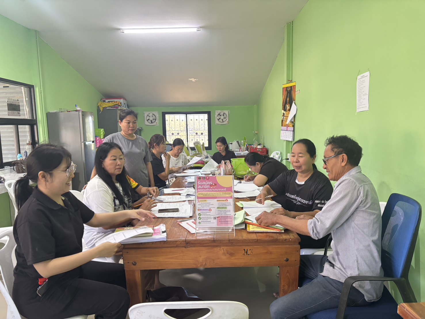 พช.คลองลาน ร่วมประชุมพิจารณาให้ความเห็นชอบการยืมเงินตามโครงการแก้ไขปัญหาความยากจน (กข.คจ.) บ้านแม่สอด หมู่ที่ 3 ตำบลคลองน้ำไหล