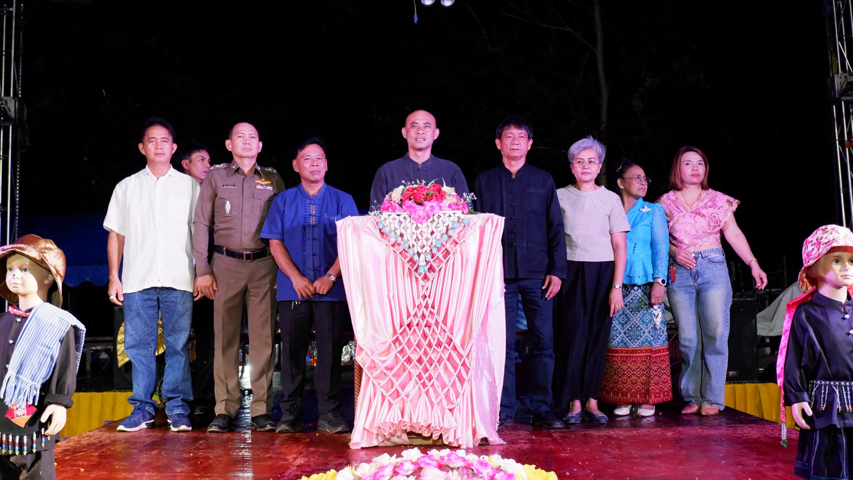  พช.คลองลาน พาชมบรรยากาศงาน “ตลาดบึงหล่ม”